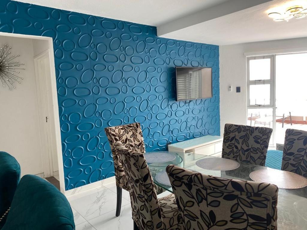 Ocean Blues Isikhulu 7 Apartment Umdloti
